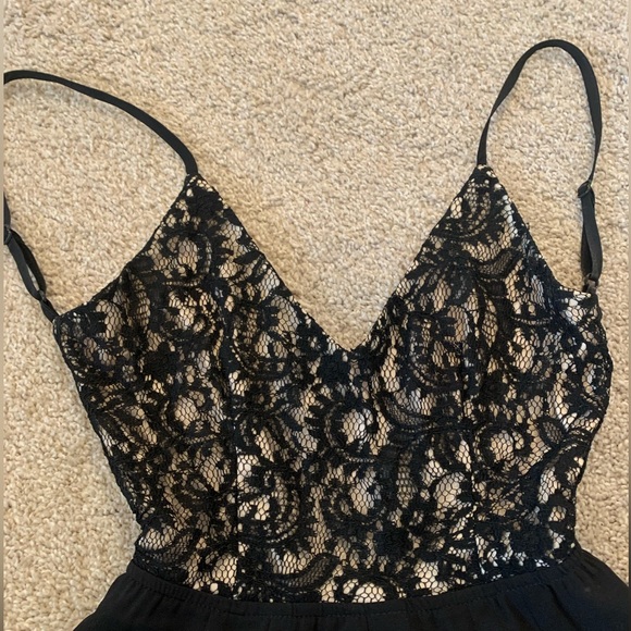 Black Lace Romper with shorts backless - Picture 2 of 5